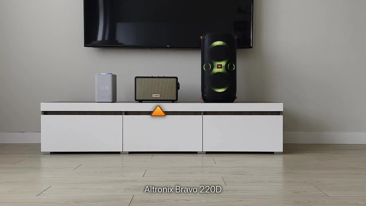 Видео: сравнение характера звучания Яндекс.Станции, ALTRONIX Bravo 220D и JBL PartyBox 110 на одинаковой громкости